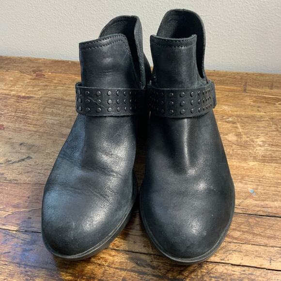 Sorel Lolla II Strap Stud Women's Boots Black size 7.5 - Picture 2 of 6